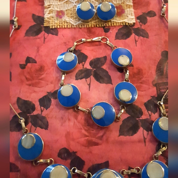 Blue and White Spacey Necklace, Bracelet and Earrings Jewellery Set - Picture 3 of 5